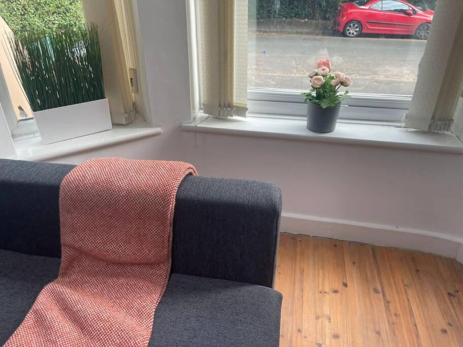 Beautiful And Spacious Apartment: 3 Beds & 2 Bath - Newly Renovated ,open-plan Kitchen/living Apartamento *