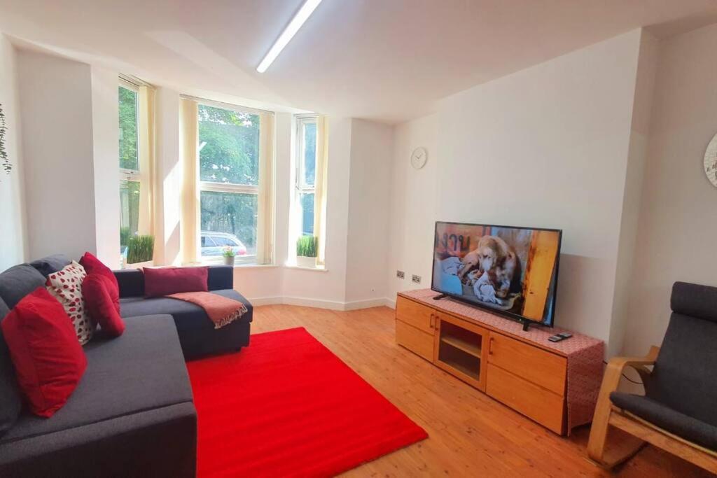 Apartamento Beautiful And Spacious Apartment: 3 Beds & 2 Bath - Newly Renovated ,open-plan Kitchen/living *