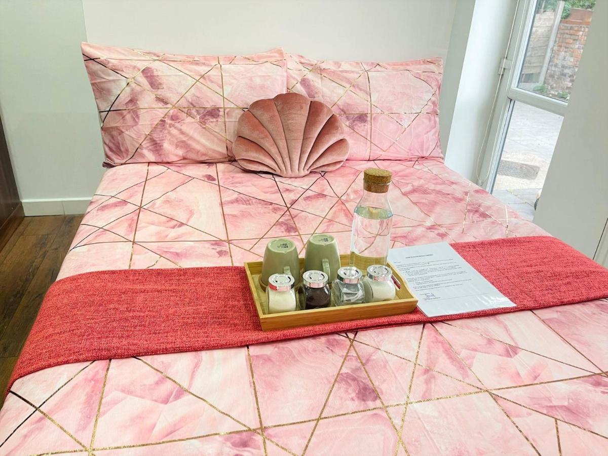 Apartamento Beautiful And Spacious Apartment: 3 Beds & 2 Bath - Newly Renovated ,open-plan Kitchen/living Manchester